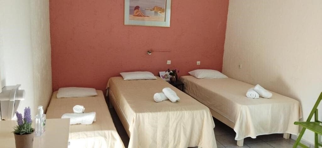 Готель Cleo Rooms 2*