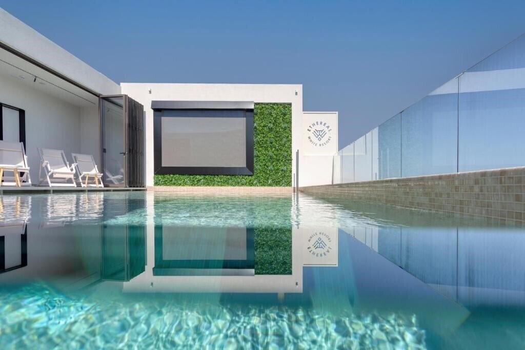 Готель Ethereal White Resort 5*