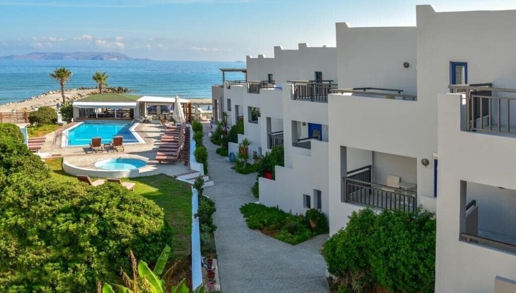 Фото Yria Beach Hotel 4*