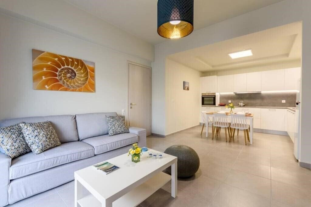 Отель Seashell Suite By The Sea 4*