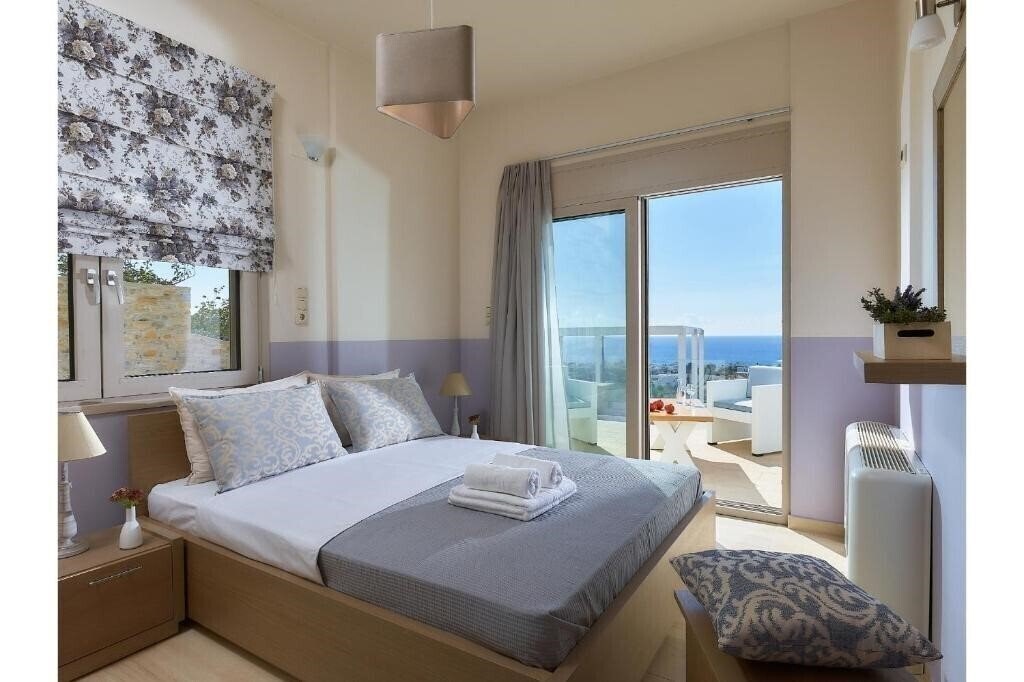 Фото Elkysti Crete Deluxe Apartments 4*