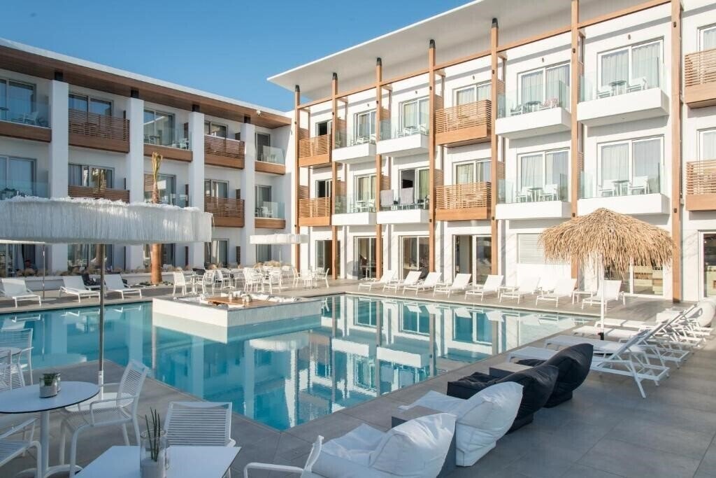 Зображення Enorme Ammos Beach 5*