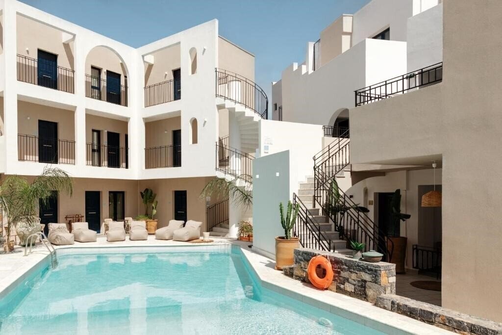 Готель Nami Hotel & Suites 4*