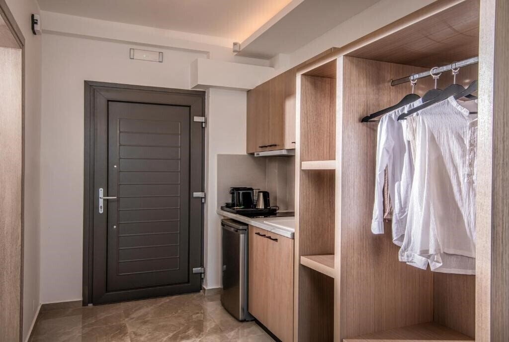 Картинка Ebenus Suites Adults Only by Checkin 4*