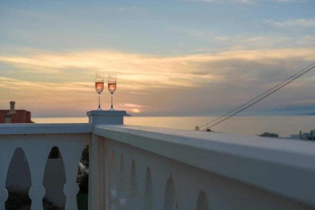 Готель Rodanthi Hospitality 4*