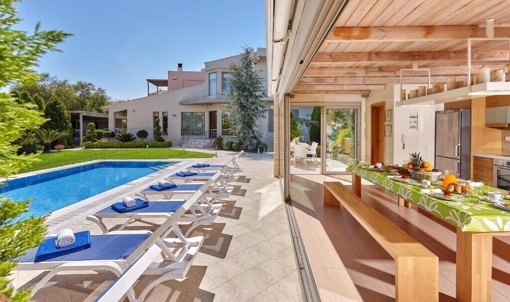 Отель Villa Evergreen 4*