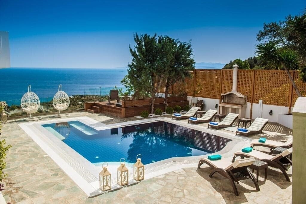 Фотографія Wine Dark Sea Villa Artemis 4*