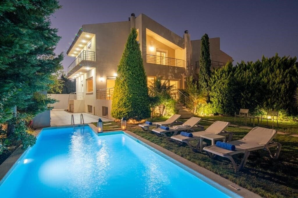 Отель Alba Luxury Villa 4*
