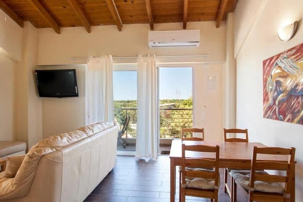 Фотографія Arion Stables & Apartments 3*