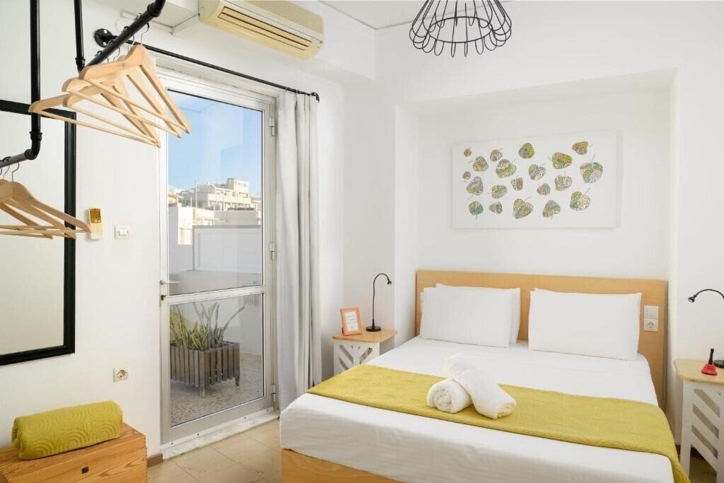 Отель Crops Suites 3*