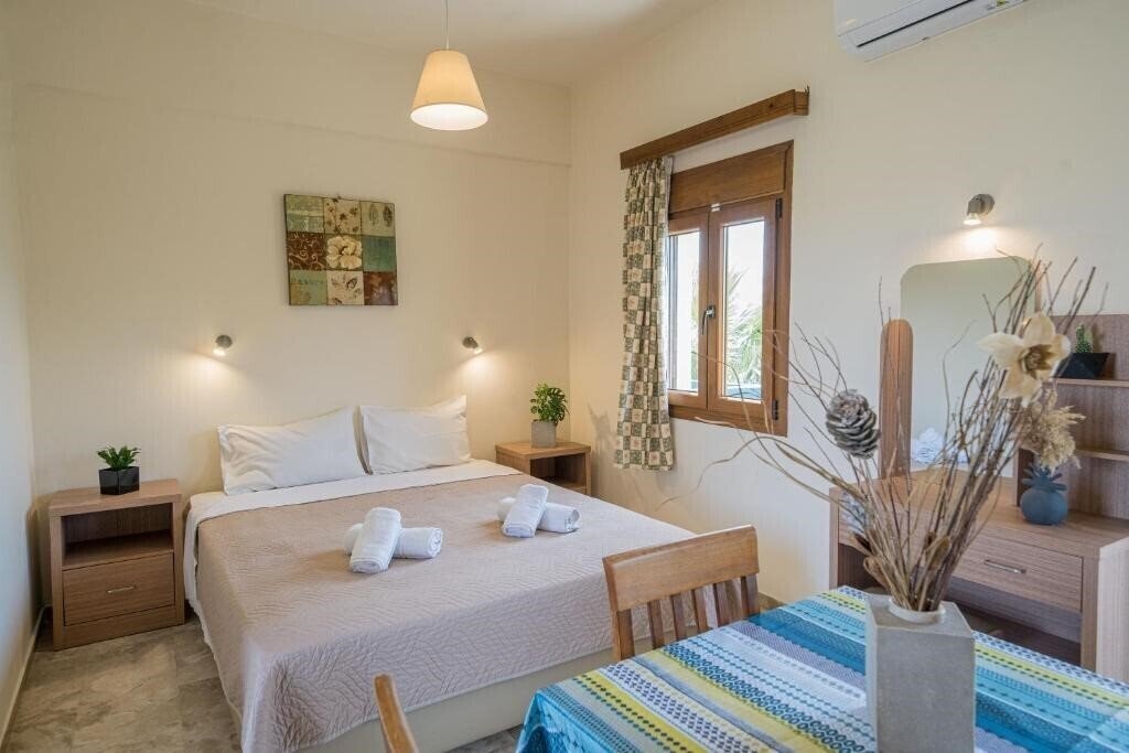 Готель Frank Apartments 3*