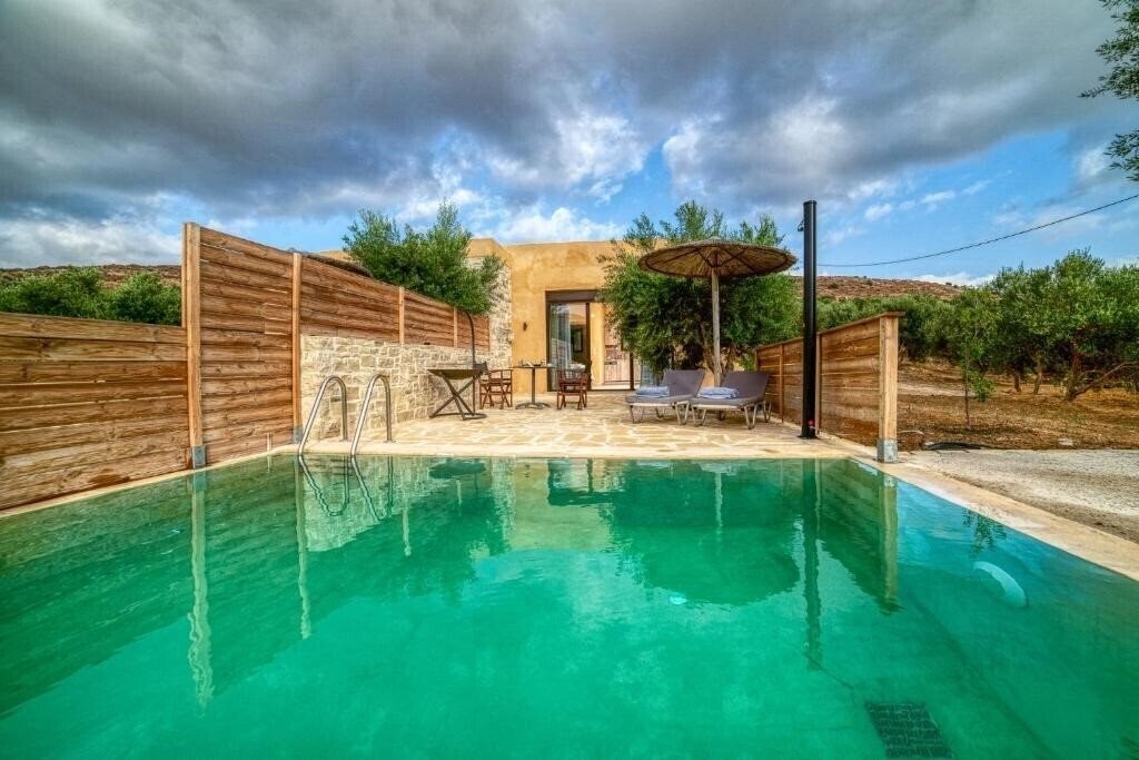 Отель O.L.I.V.E. Luxury Villas 3*