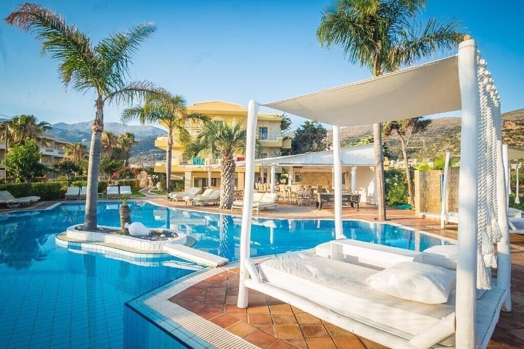Отель Parthenis Hotel & Suites 3*