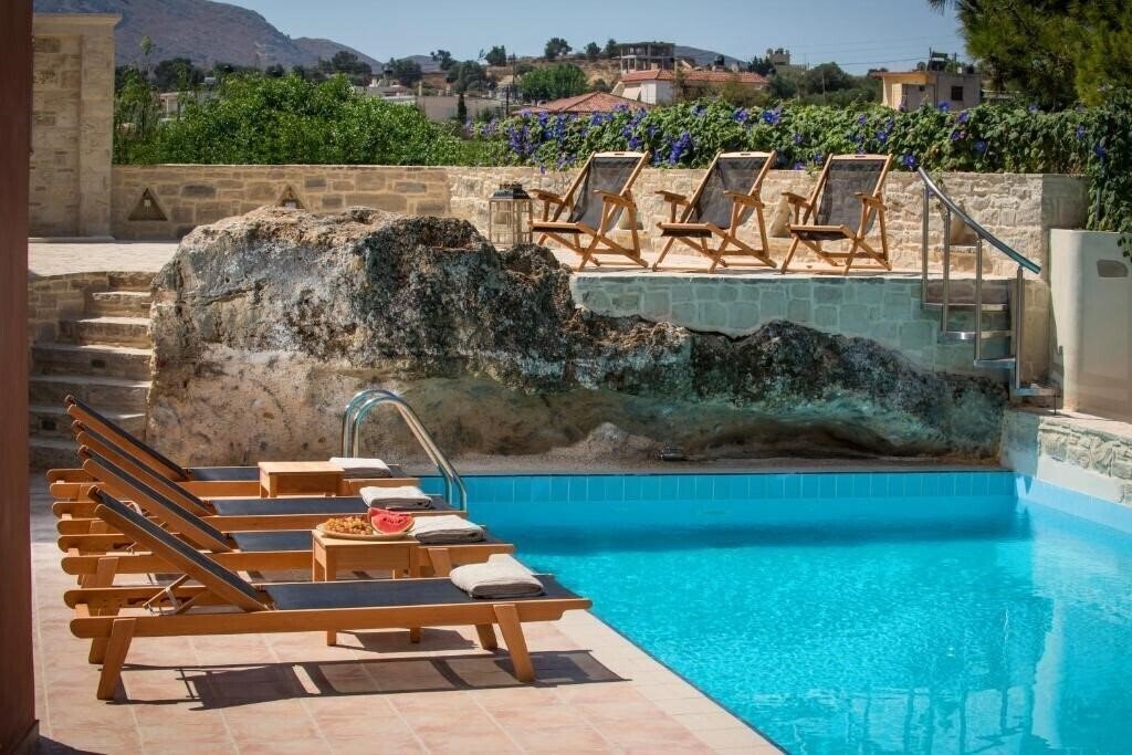 Отель Phaistos Villas 3*
