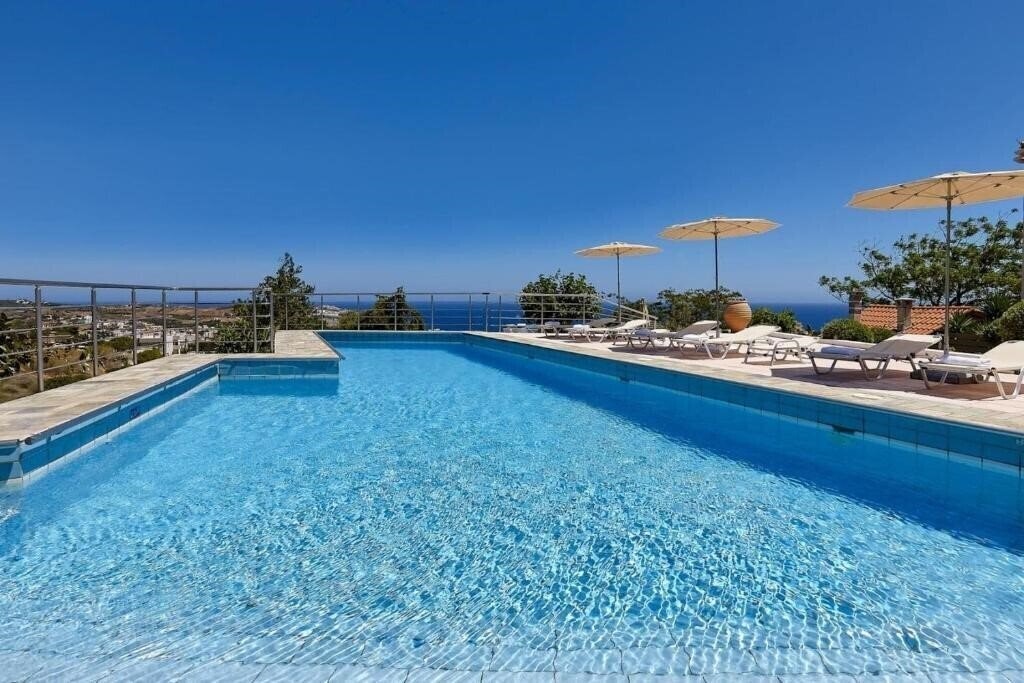 Готель Rafkos Hill Mansion 3*