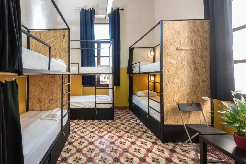 Отель Intra Muros Boutique Hostel 3*