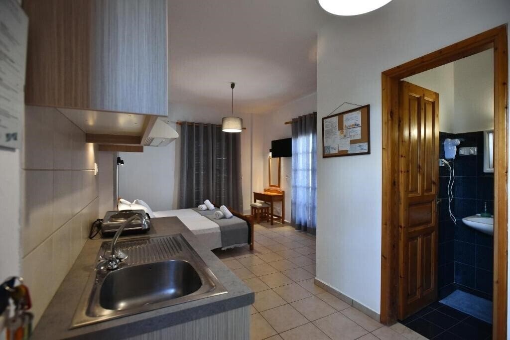 Фотографія Mari Evans Apartments 3*