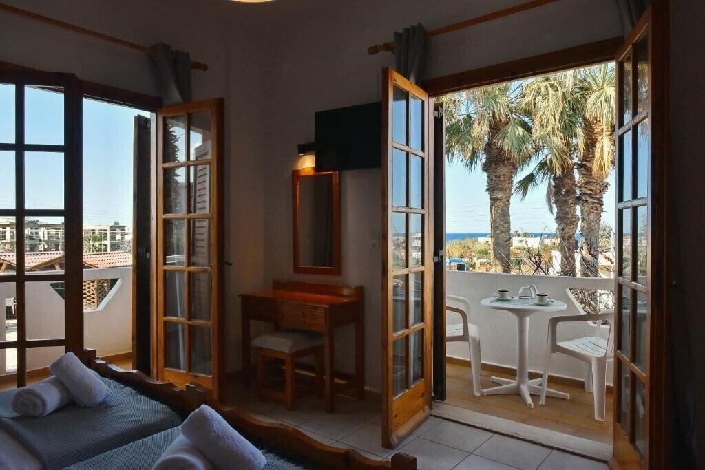 Зображення Mari Evans Apartments 3*