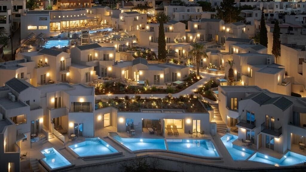 Отель Galaxy Suites Boutique Resort 5*