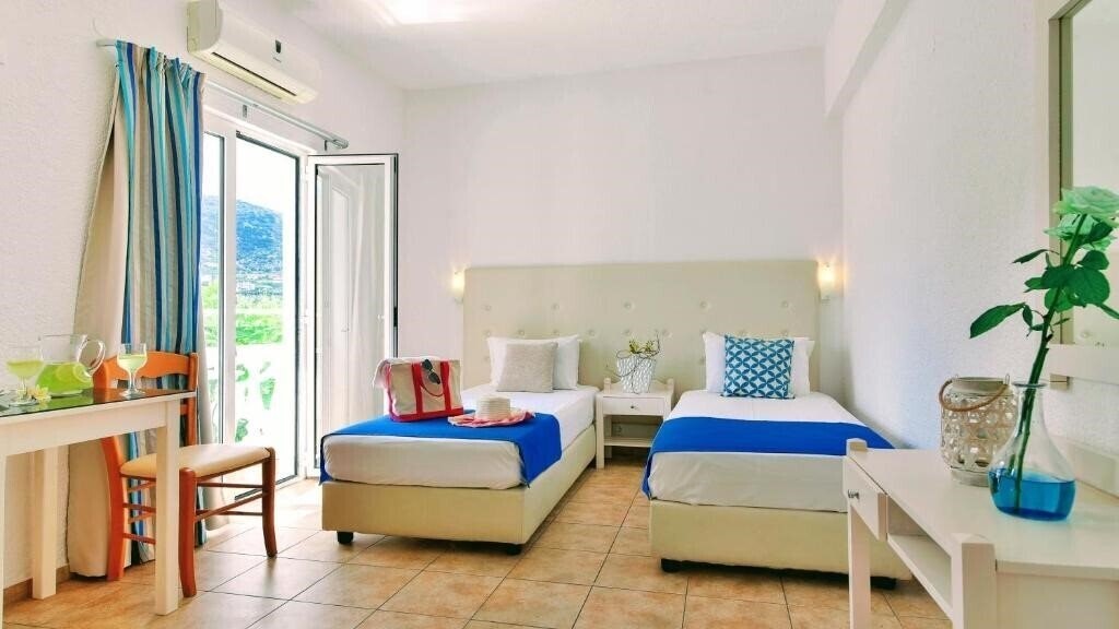 Фото Ibiscus Hotel Malia 2*
