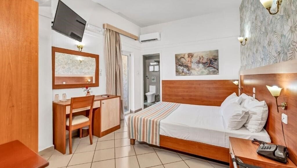 Фото Erato Hotel 3*