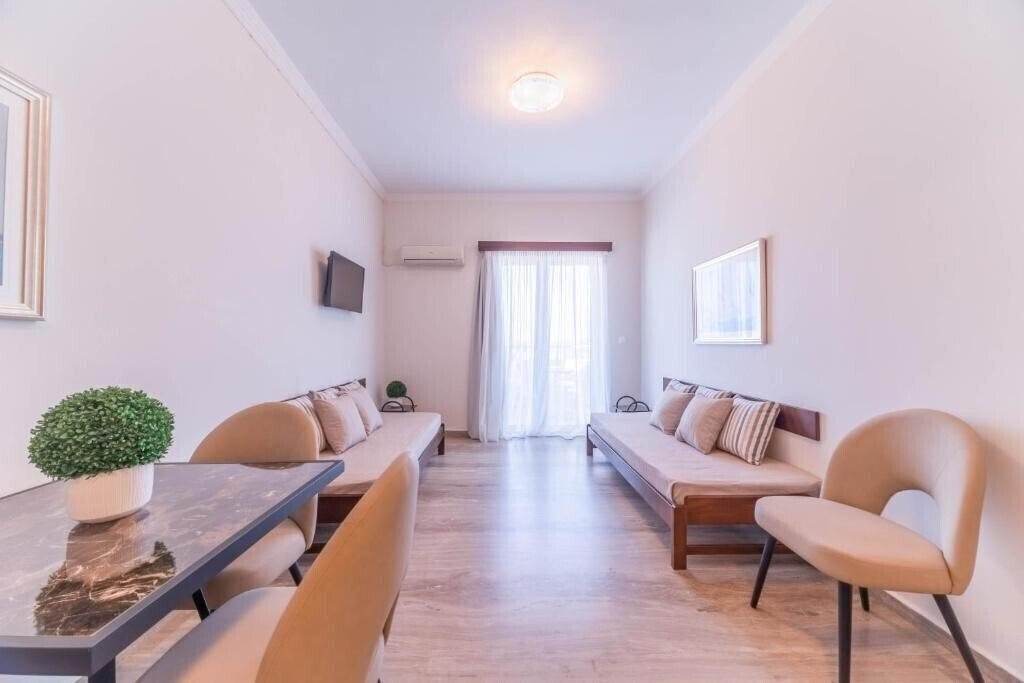 Фотография Kalamaki Mare Suites 4*