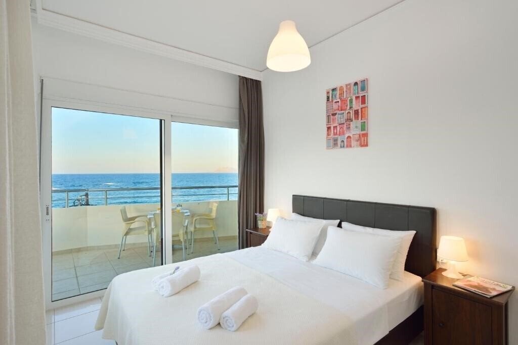 Фото Kalamaki Apartments 3*
