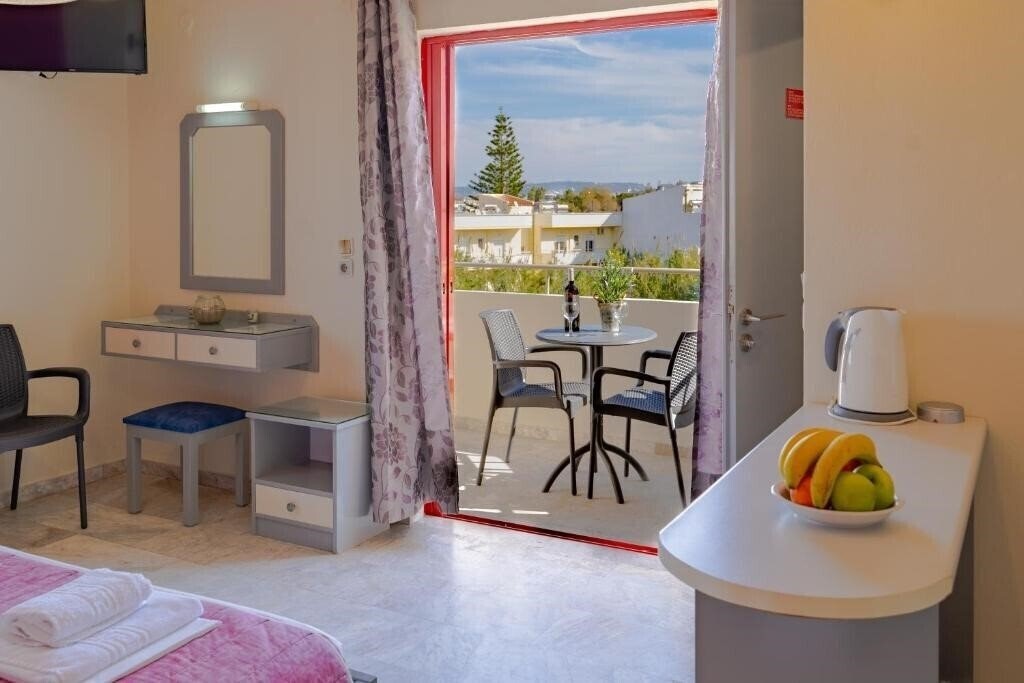 Фотография Saint Tropez Studios 3*