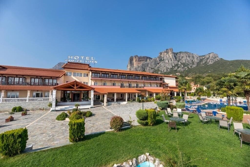 Готель Famissi Eden Hotel 3*