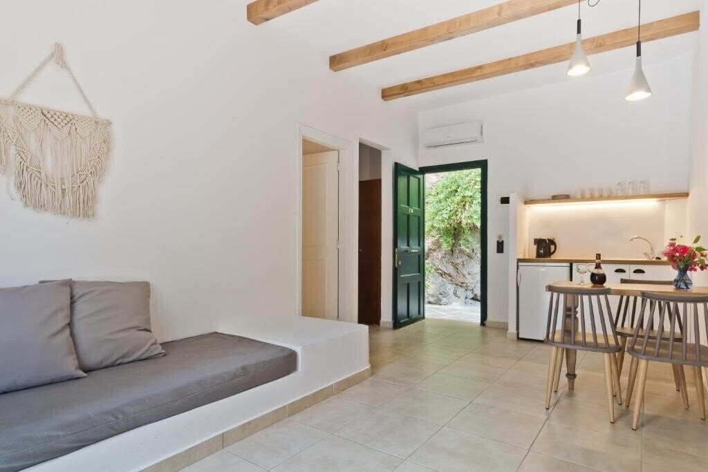 Зображення Kyra Panagia 3*