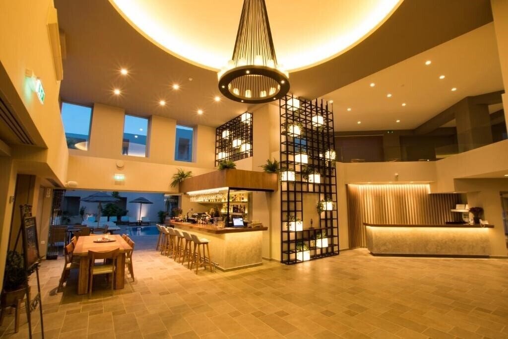 Фото Parasol Luxury Hotel & Suites 4*