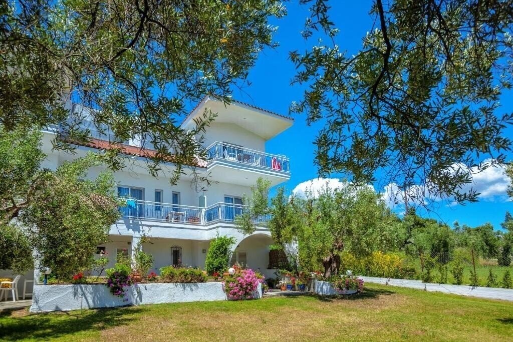 Фотографія Xenios Faros Apartments 2*