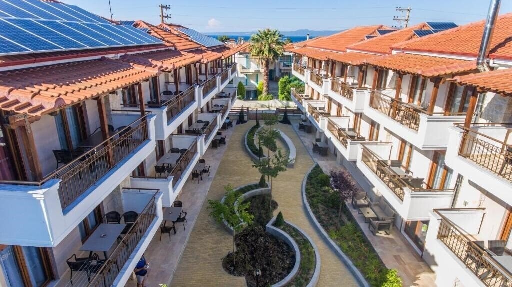 Отель Apanemia Apartments by Flegra 3*