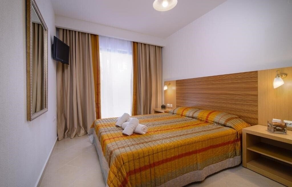Фото Apanemia Apartments by Flegra 3*
