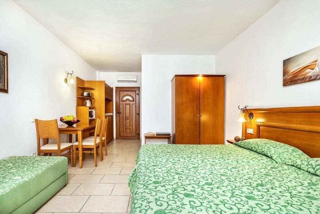 Фото Nereides Hanioti 2*