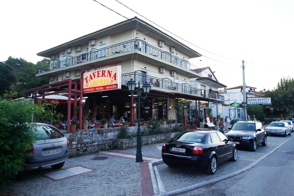 Готель Adonis Hotel Kriopigi 2*