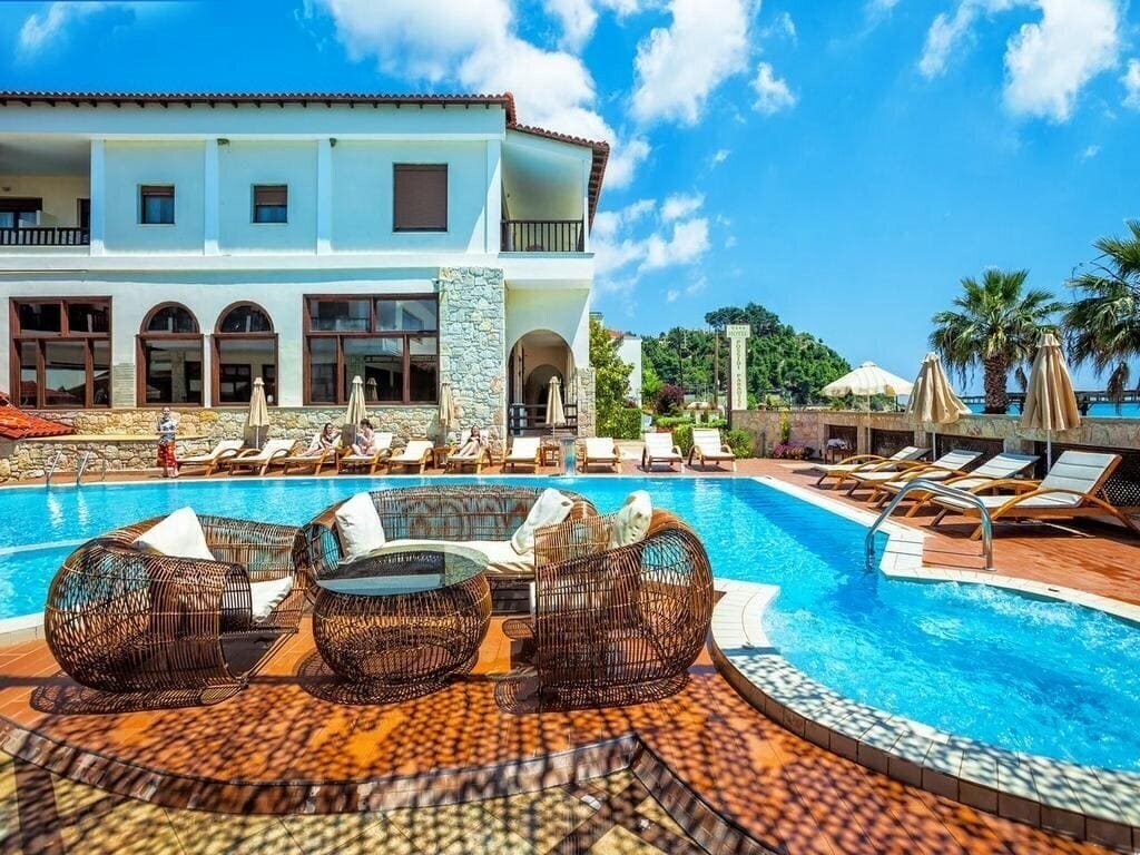 Готель Xenios Possidi Paradise Hotel 4*