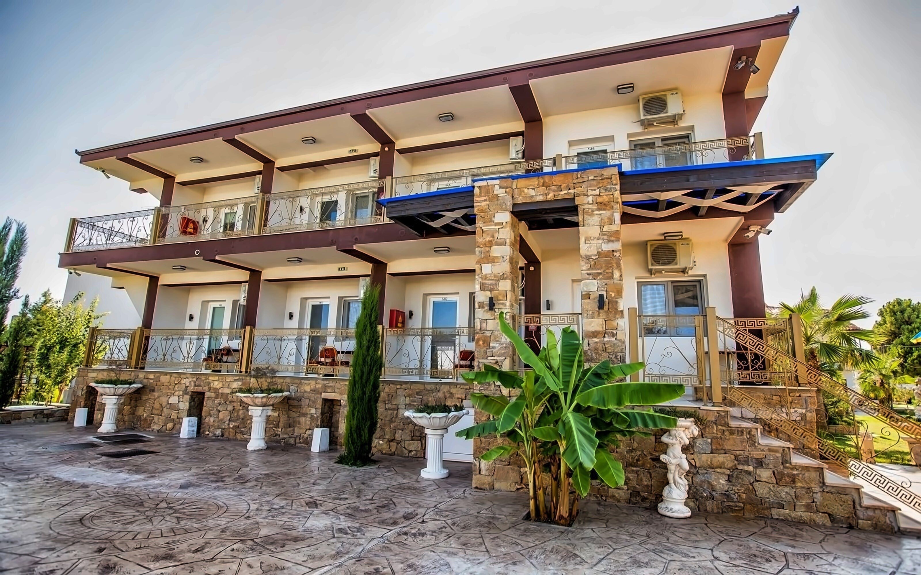 Фотография Evlogia Hotel Seafront & Anex by Greek Pride 4*