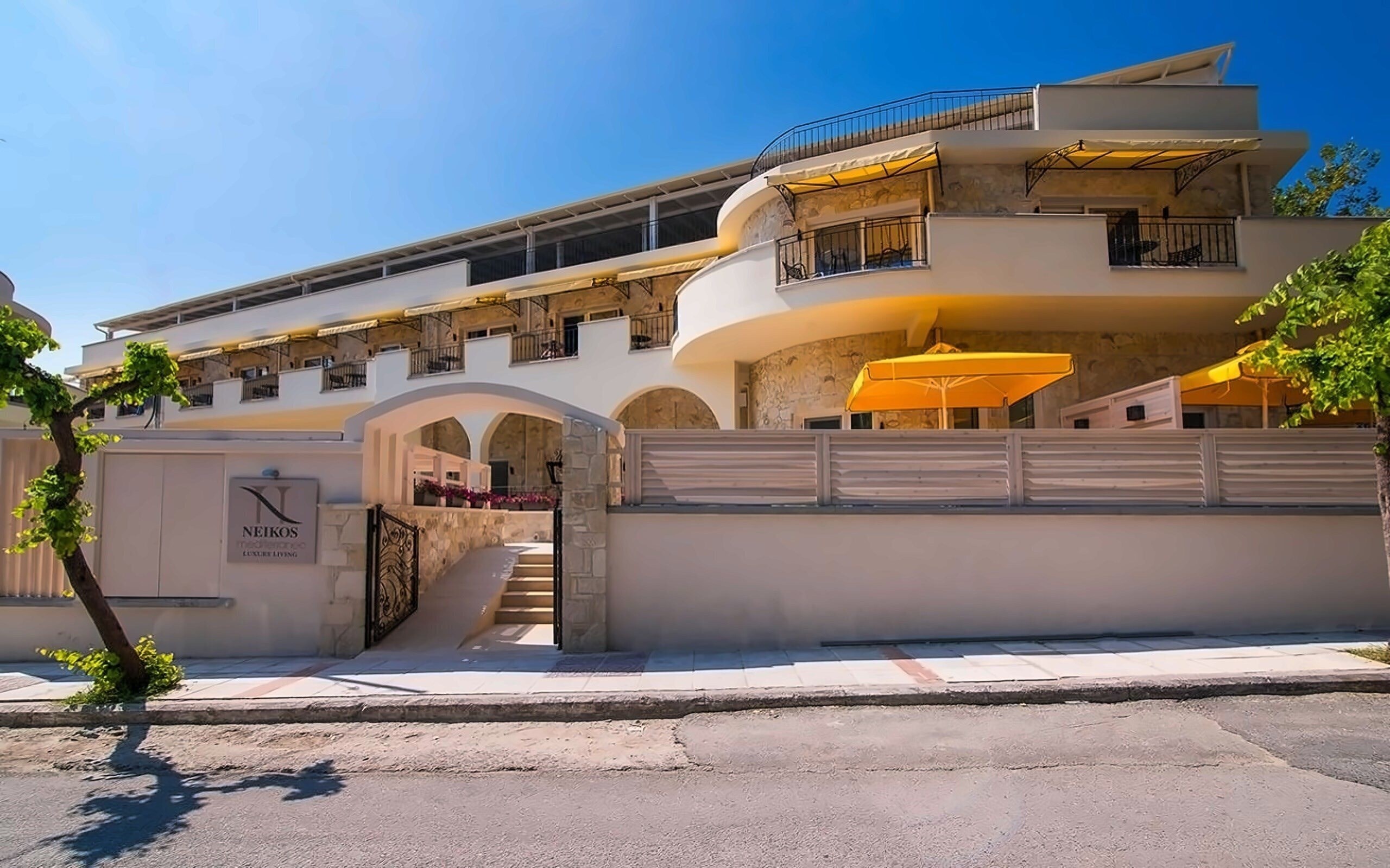 Отель Neikos Mediterraneo 3*