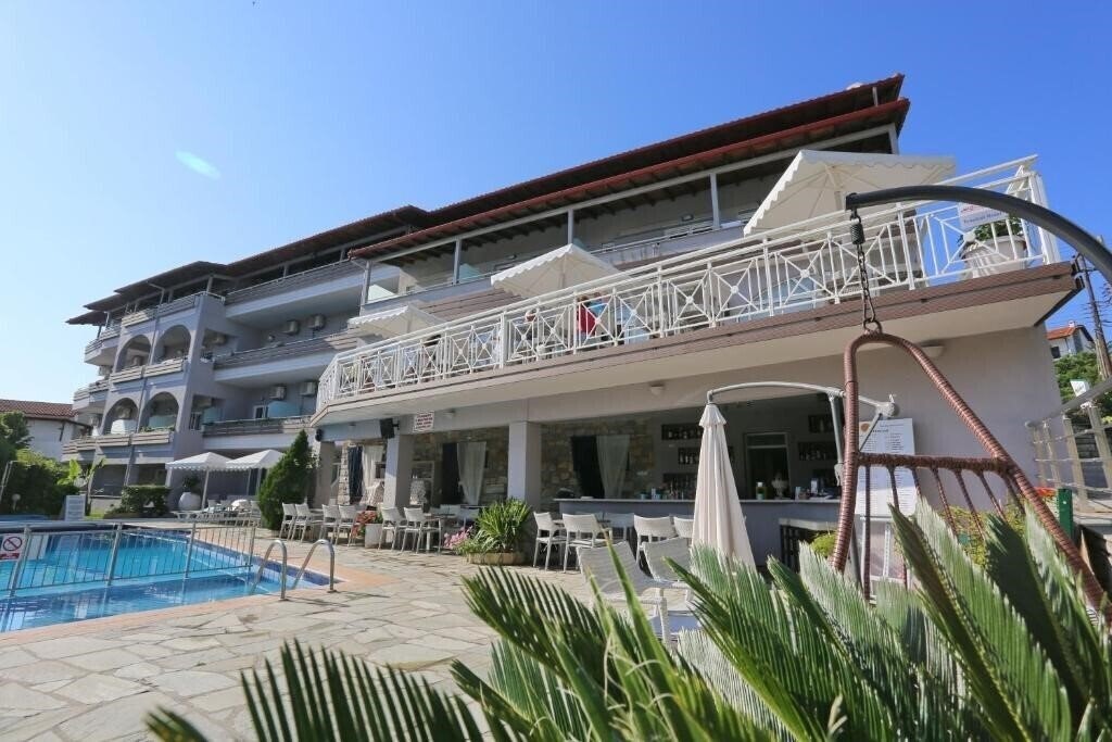 Фотография Tropical Hotel Hanioti 4*