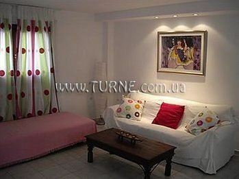 Готель Sanorama Suites 3*