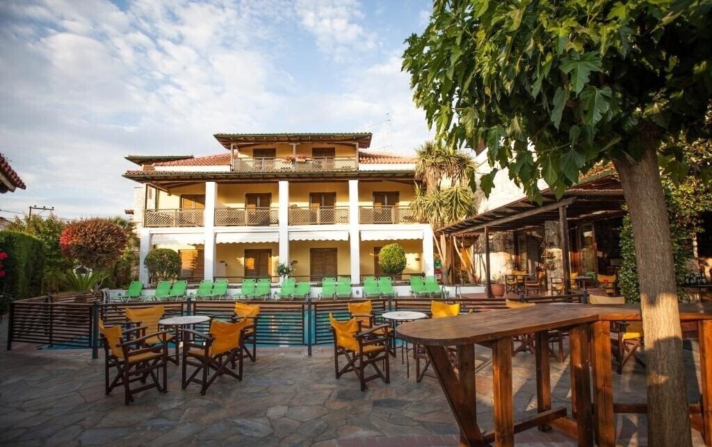 Отель Ammon Garden 3*