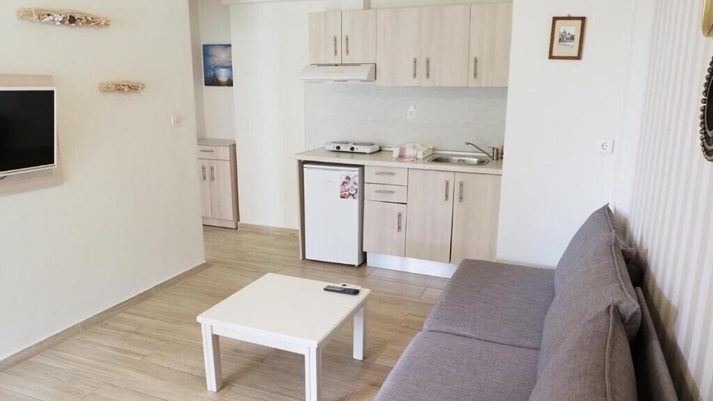 Изображение Leonidas Apartments 3*