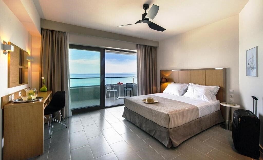 Отель Ostria Sea Side Hotel 4*