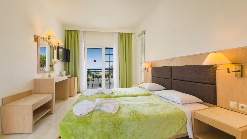 Фото Halkidiki Palace 4*