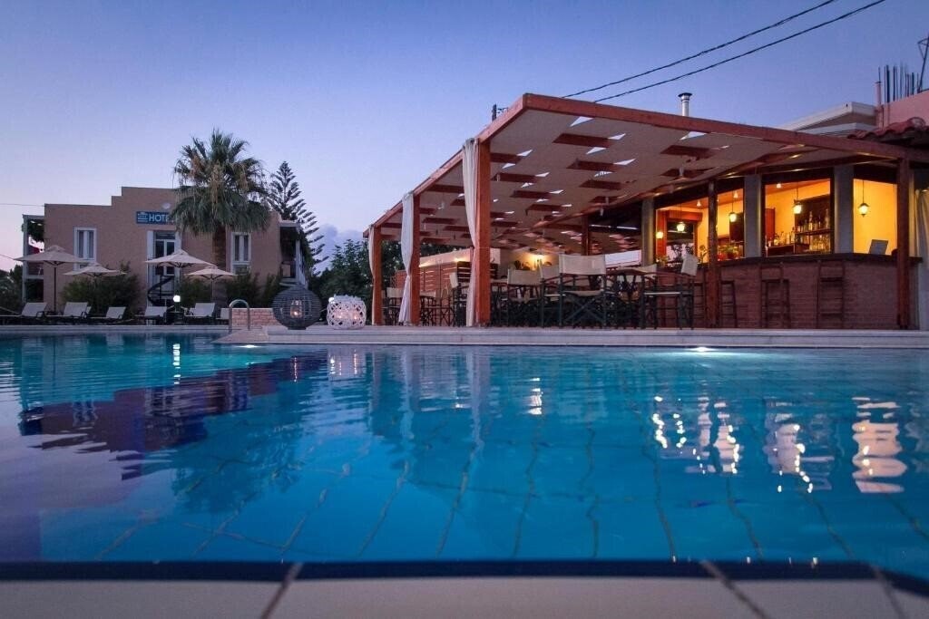 Готель Pelli Hotel 3*