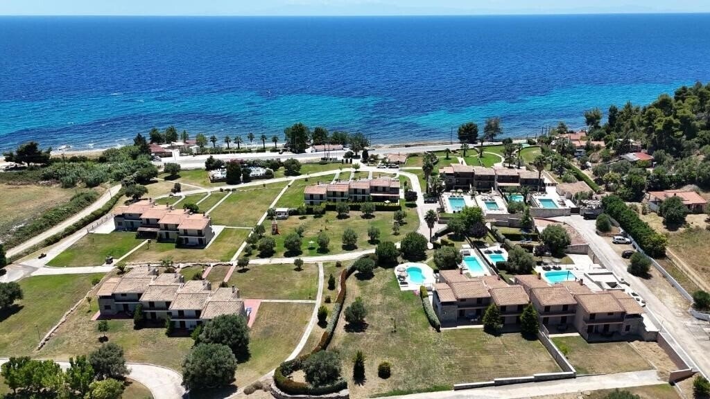 Готель Evlogia Village by Greek Pride 4*