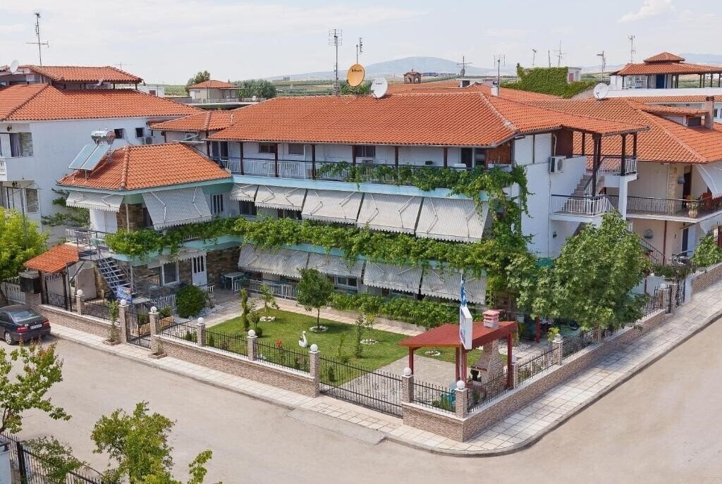 Готель Artemis Apartments апартаменты