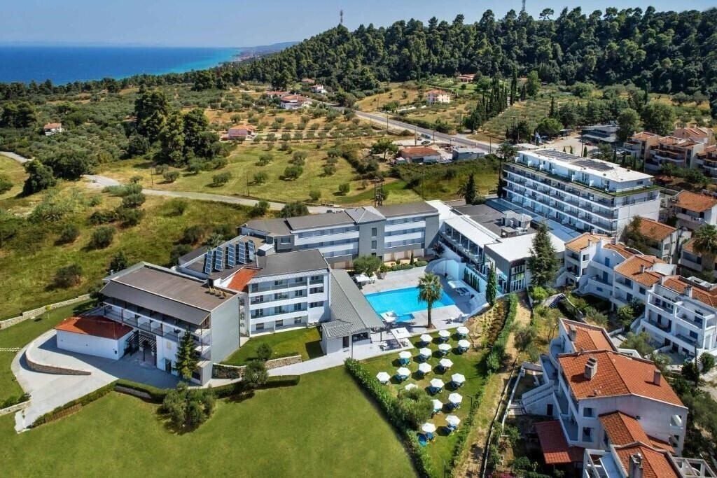 Отель Kriopigi Hotel 4*
