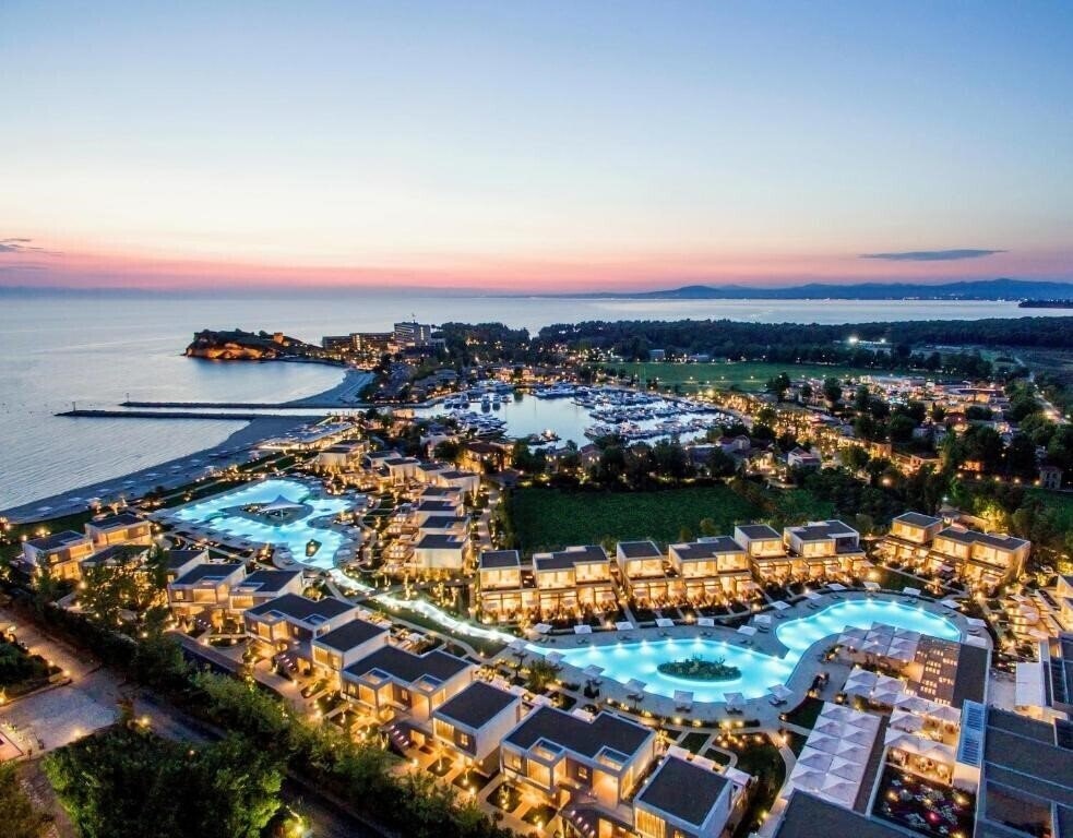 Готель Sani Dunes 5*